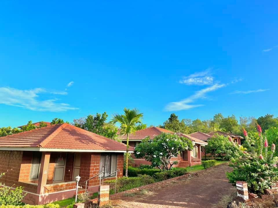Regenta Resort Mango Village Guhagar Kudān Εξωτερικό φωτογραφία